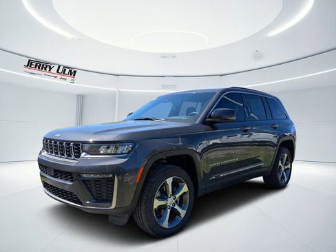 New 2026 Jeep Grand Cherokee Limited image 7