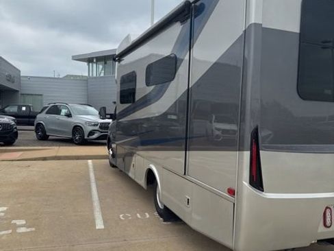 Used 2020 Mercedes-Benz Sprinter 3500 image 3