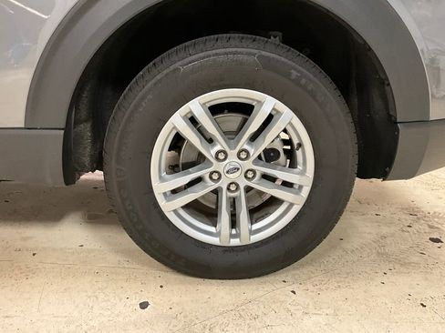 Used 2023 Ford Explorer XLT w/ Equipment Group 202A image 17