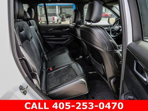 Used 2024 Jeep Grand Cherokee Altitude AWD/4WD image 38