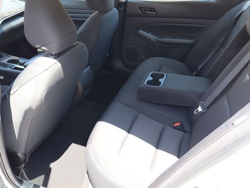 Used 2025 Nissan Altima 2.5 SV FWD image 5