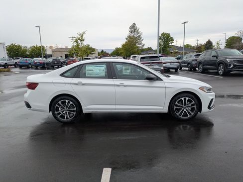 New 2026 Volkswagen Jetta Sport FWD image 2