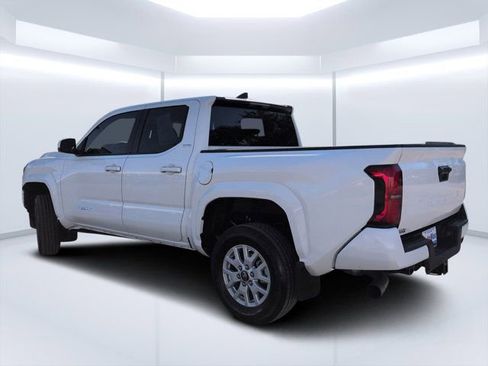 Used 2025 Toyota Tacoma SR5 RWD image 5