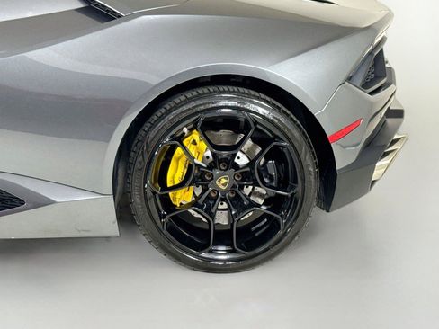 Used 2017 Lamborghini Huracan LP 580-2 RWD image 37