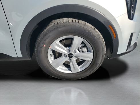 New 2026 Kia Sorento LX FWD image 6