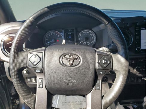Used 2022 Toyota Tacoma TRD Sport image 18