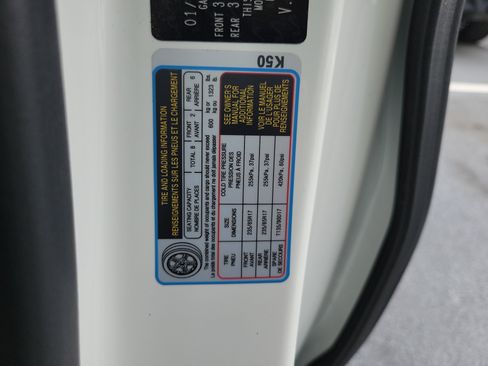 Used 2022 Kia Carnival LX FWD image 30