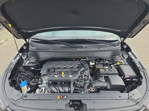 Used 2025 Hyundai Venue SEL FWD image 28