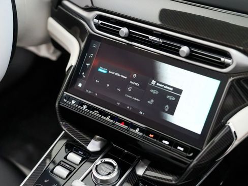 New 2026 Aston Martin Vanquish Convertible RWD image 15