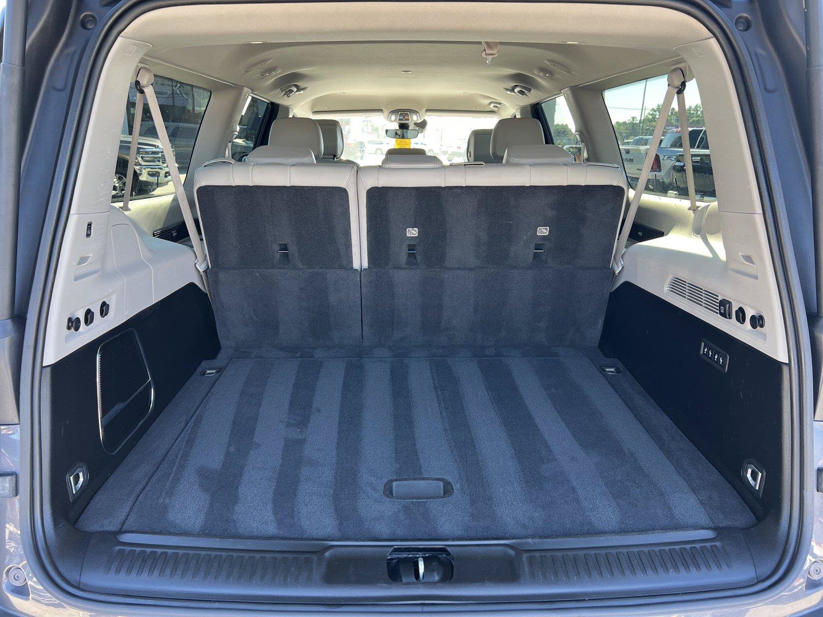 Used 2024 Jeep Wagoneer L Series II w/ Flexible Seating Group RWD image 30