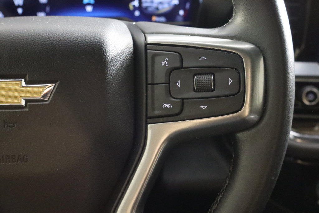 Used 2023 Chevrolet Silverado 1500 LT AWD/4WD image 10