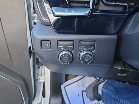 New 2026 GMC Sierra 1500 Elevation image 19