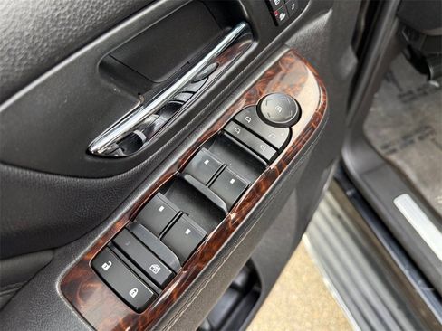 Used 2011 GMC Yukon Denali image 12