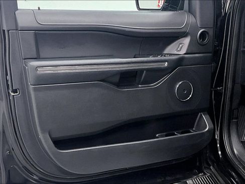 Used 2024 Ford Expedition XLT RWD image 17