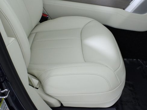 Used 2025 Land Rover Range Rover Autobiography image 19