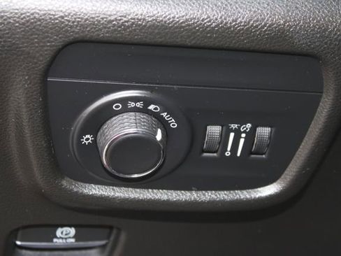 Used 2021 Jeep Grand Cherokee L Altitude image 11