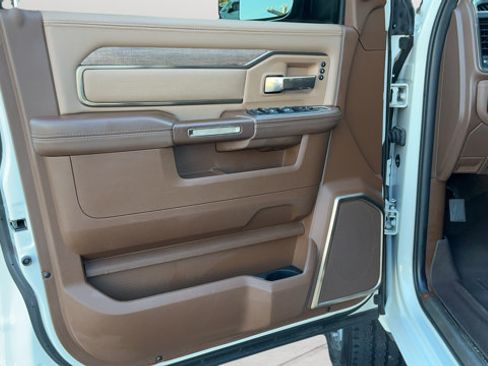 Used 2022 RAM 2500 Limited AWD/4WD image 19