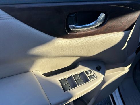 Used 2012 Nissan Quest S image 26