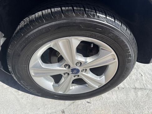 Used 2016 Ford Escape SE FWD image 9