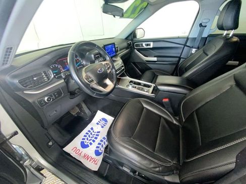 Used 2022 Ford Explorer XLT w/ Equipment Group 202A AWD/4WD image 27