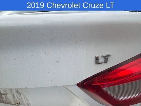 Used 2019 Chevrolet Cruze LT w/ Convenience Package FWD image 14