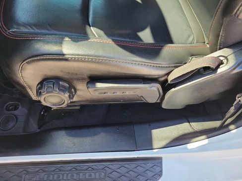 Used 2022 Jeep Gladiator Rubicon w/ Trailer Tow Package image 20