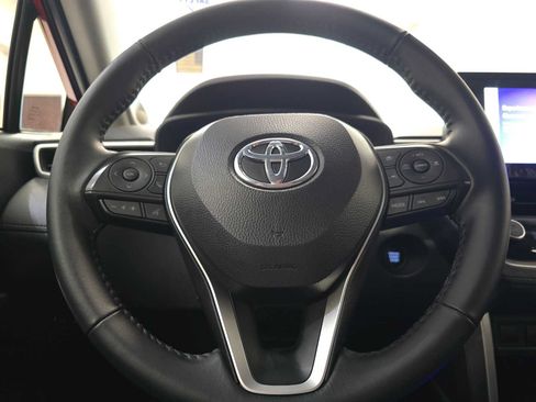 Certified 2024 Toyota Corolla Cross LE w/ Moonroof Package AWD/4WD image 11