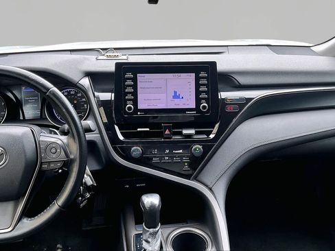 Used 2021 Toyota Camry SE FWD image 7