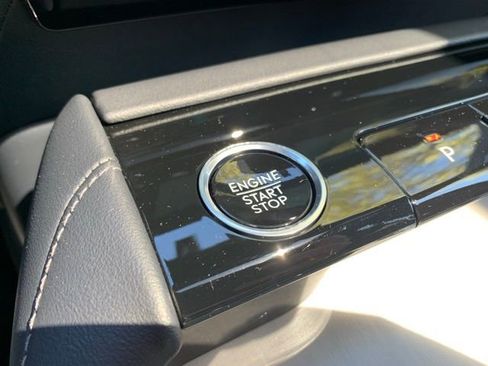 New 2026 Lincoln Navigator Reserve AWD/4WD image 25