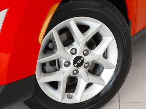 Used 2024 Kia Soul LX w/ Option Group 015 FWD image 2