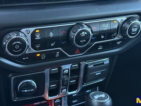 Used 2024 Jeep Wrangler Unlimited Rubicon w/ Technology Group image 23