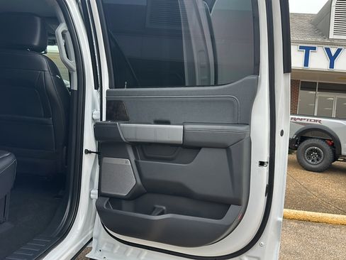 Used 2024 Ford F250 Lariat AWD/4WD image 18