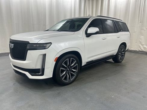 Used 2021 Cadillac Escalade Sport Platinum w/ Heavy-Duty Trailer Package image 2