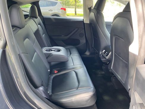 Used 2025 Tesla Model Y Performance AWD/4WD image 19