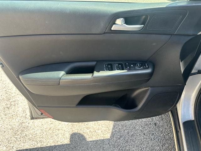 Used 2020 Kia Sportage S w/ S Sunroof Package AWD/4WD image 19