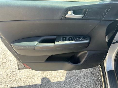 Used 2020 Kia Sportage S w/ S Sunroof Package AWD/4WD image 19