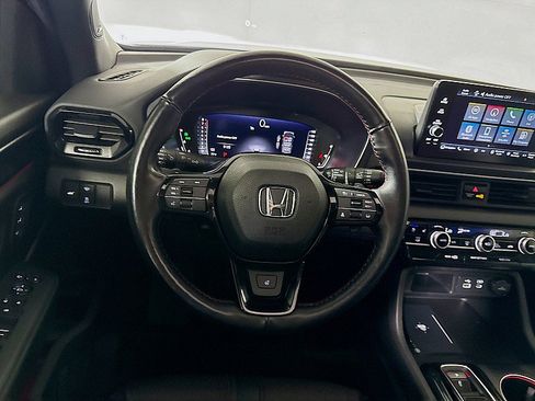Used 2025 Honda Pilot Black Edition image 24