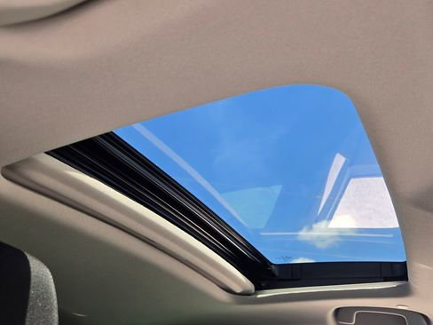 Used 2023 Honda Accord EX image 18