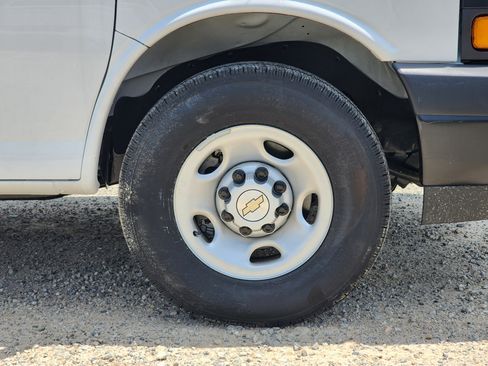 New 2025 Chevrolet Express 2500 w/ Driver Convenience Package image 7