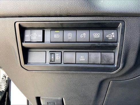 Used 2023 Toyota Tundra Limited w/ Power Package AWD/4WD image 33