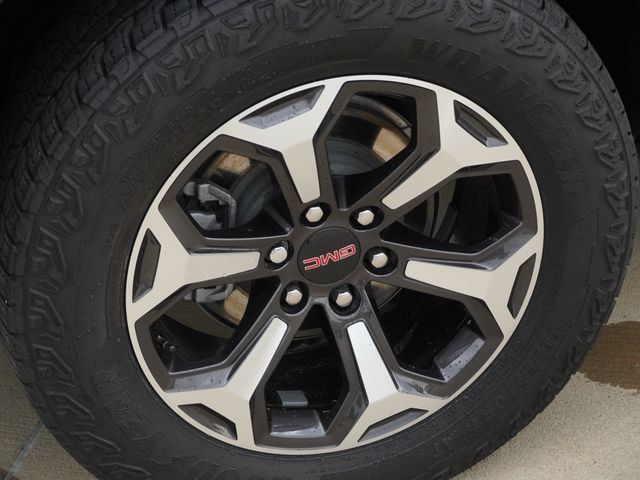 Used 2025 GMC Yukon AT4 Ultimate w/ LPO, Floor Liner Package AWD/4WD image 11