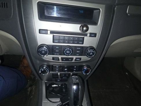 Used 2012 Ford Fusion SE image 24