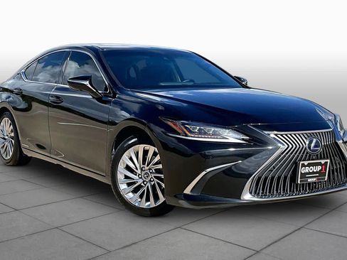 Used 2021 Lexus ES 300h Ultra Luxury w/ Accessory Package 2 FWD image 3