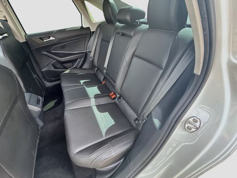 Used 2019 Volkswagen Jetta SE w/ Cold Weather Package FWD image 28
