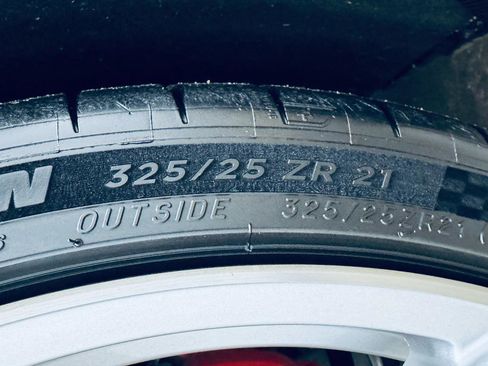 Used 2021 Chevrolet Corvette Stingray Premium Conv w/ Z51 Performance Package image 13