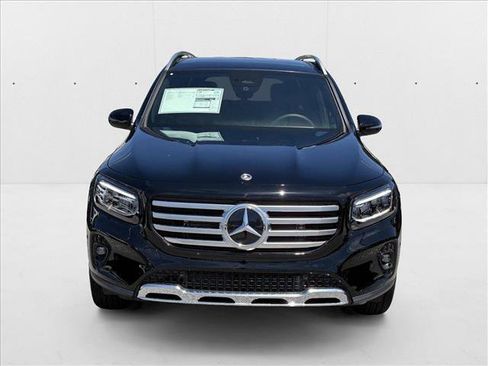 New 2025 Mercedes-Benz GLB 250 image 2