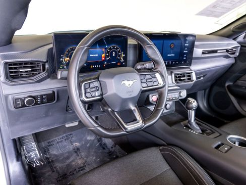 Used 2024 Ford Mustang Coupe image 18