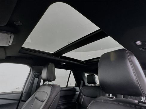 Used 2020 Ford Explorer Limited image 17