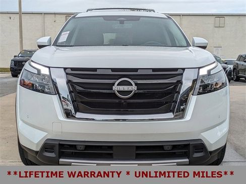 Used 2025 Nissan Pathfinder Platinum w/ Cargo Package image 3