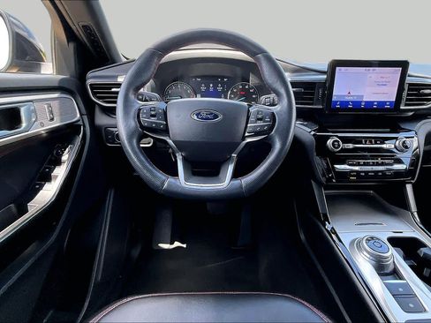 Used 2022 Ford Explorer ST-Line RWD image 6